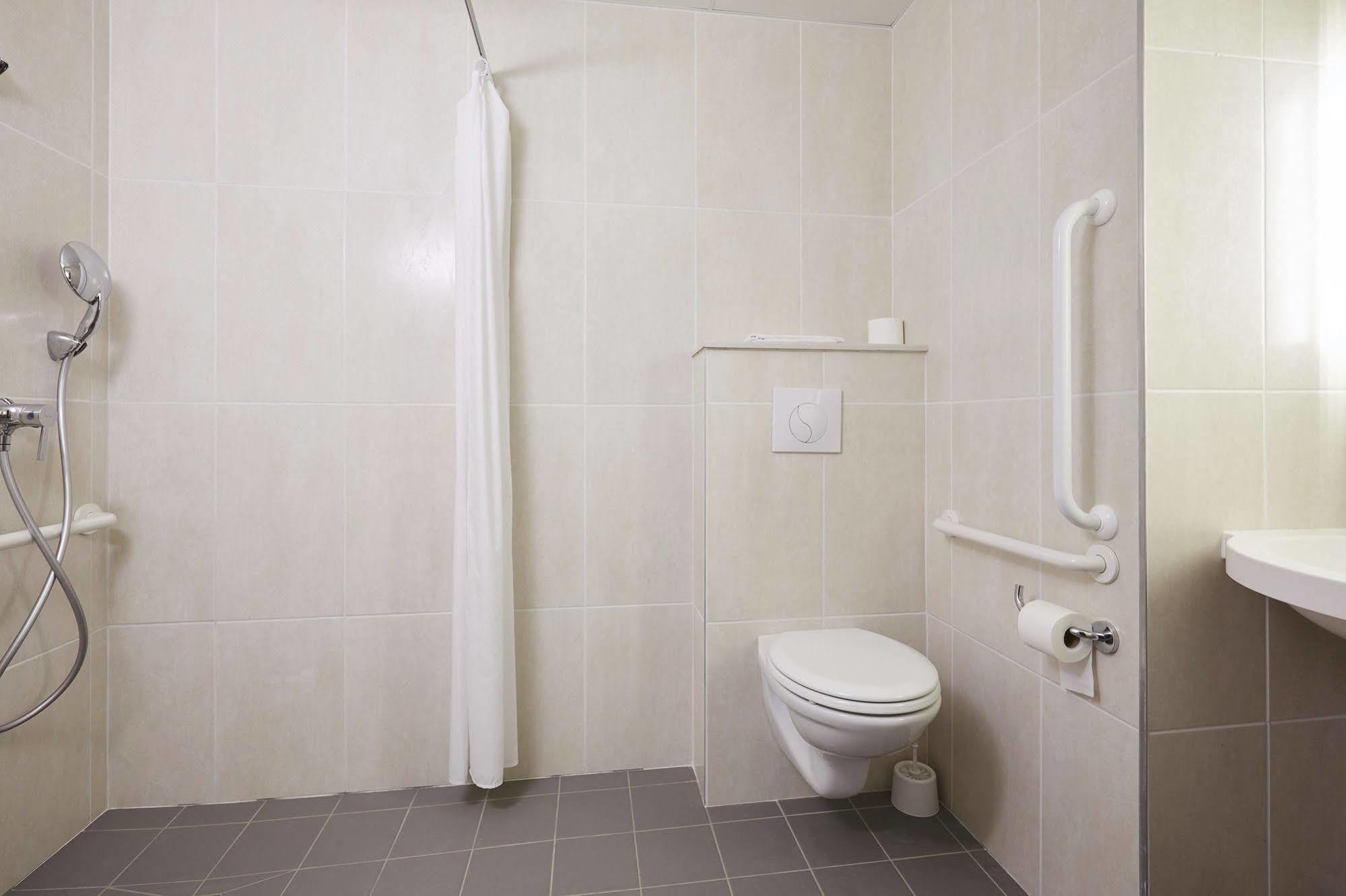 B&B Hotel Saint Malo Sud Εξωτερικό φωτογραφία